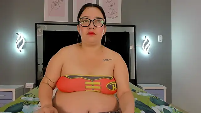 zoe curvyy online show from June 2026 12:09:02 PM
