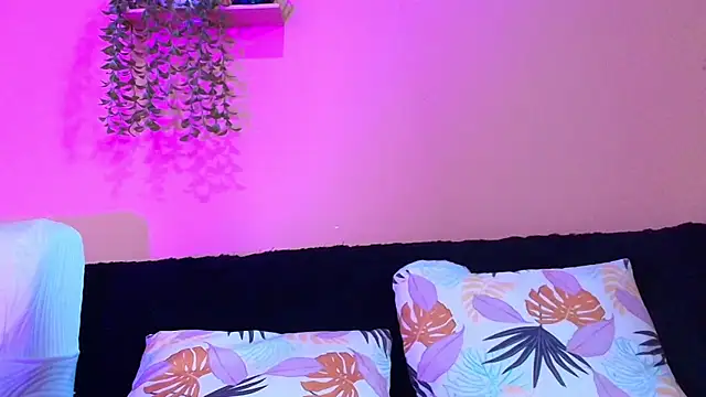 Lindaevans1 online show from July 2026 04:13:01 PM