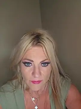 Snapshot of Cherryelectric chatting on August 2026 04:11:02 AM Cherryelectric online show from August 2026 04:11:02 AM