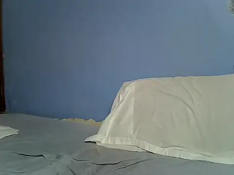 Snapshot of Queen_slim2 chatting on June 2026 09:41:01 AM Queen slim2 online show from June 2026 09:41:01 AM
