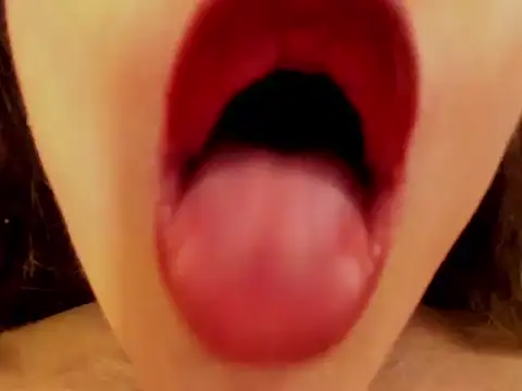 Snapshot of EvaLouisex_ chatting on June 2026 02:24:02 AM EvaLouisex online show from June 2026 02:24:02 AM