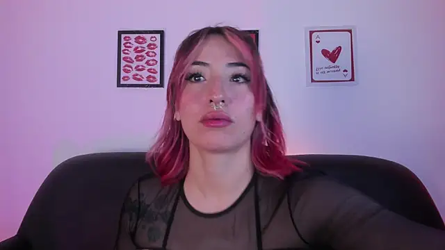 Snapshot of Sweet_Fireee chatting on June 2026 09:03:02 PM Sweet Fireee online show from June 2026 09:03:02 PM