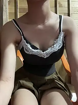 Snapshot of Bea-777 chatting on June 2026 06:52:02 AM Bea-777 online show from June 2026 06:52:02 AM