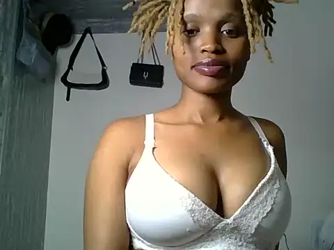 Snapshot of Tempting_Ebony chatting on June 2026 01:57:02 PM Tempting Ebony online show from June 2026 01:57:02 PM
