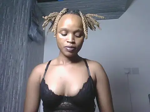 Snapshot of Tempting_Ebony chatting on June 2026 01:41:01 AM Tempting Ebony online show from June 2026 01:41:01 AM