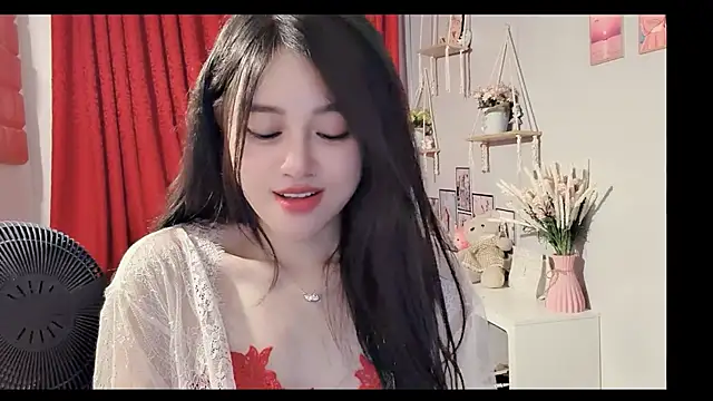 Snapshot of Bee-Cherry chatting on June 2026 06:29:02 PM Bee-Cherry online show from June 2026 06:29:02 PM