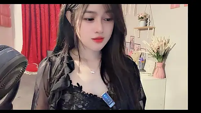Snapshot of Bee-Cherry chatting on June 2026 10:15:01 AM Bee-Cherry online show from June 2026 10:15:01 AM