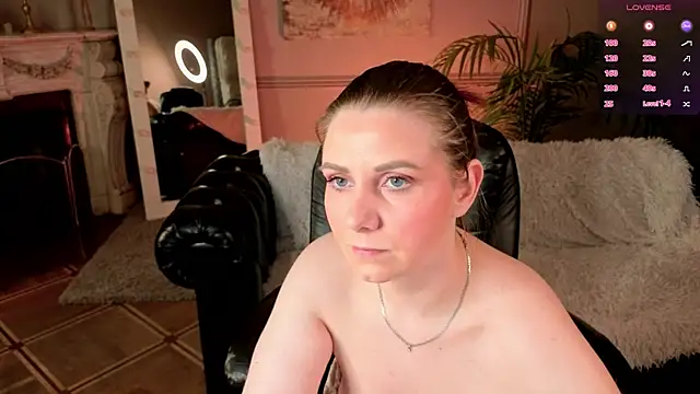 Snapshot of Kassandra_Williams chatting on June 2026 09:07:02 PM Kassandra Williams online show from June 2026 09:07:02 PM