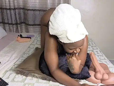 Blackcharmming online show from June 2026 06:34:01 PM