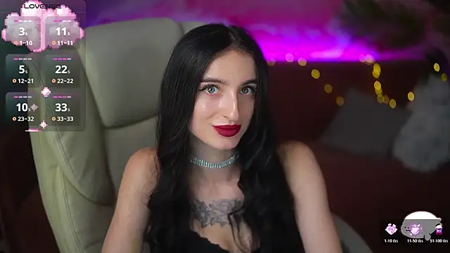 EmilyyMoon online show from June 2026 01:35:01 PM
