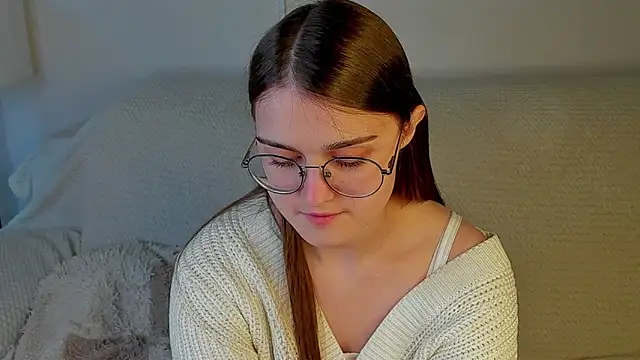 Veta cutE online show from May 2026 12:24:01 PM