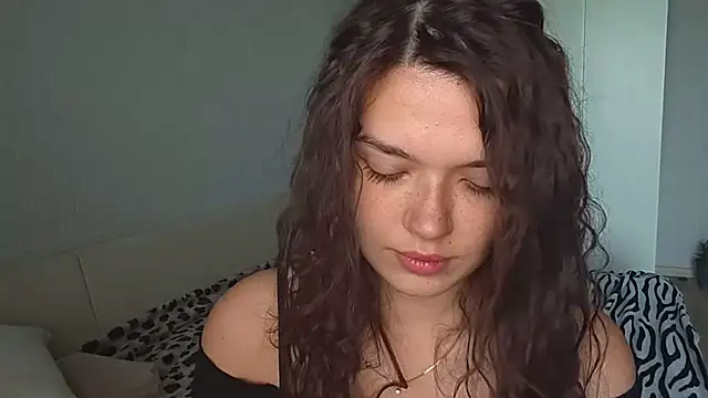 Snapshot of Vicki_queen chatting on June 2026 05:12:02 AM Vicki queen online show from June 2026 05:12:02 AM