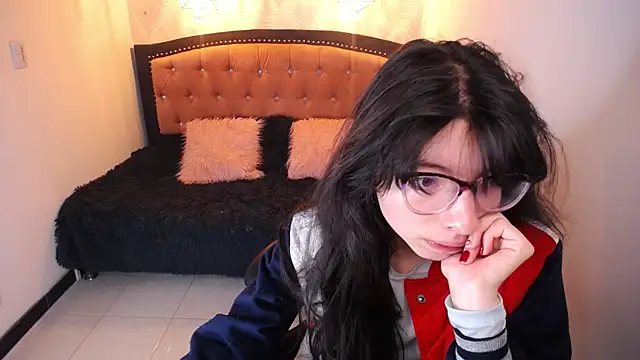 Allyshon  online show from June 2026 08:00:01 PM