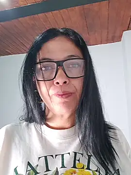 Scarlett Valnyx online show from May 2026 12:57:02 PM