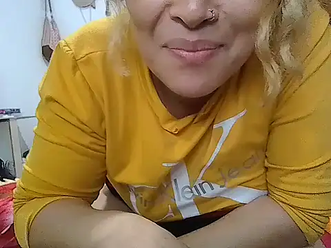 Snapshot of Layla-Astrum chatting on June 2026 02:39:01 PM Layla-Astrum online show from June 2026 02:39:01 PM
