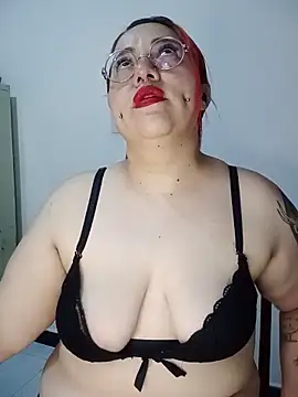 Snapshot of bruja_sscarlata chatting on June 2026 02:27:01 AM bruja sscarlata online show from June 2026 02:27:01 AM