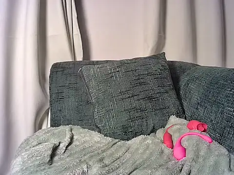 hotsause5 online show from May 2026 04:01:02 PM