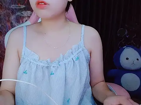Julie Ulie online show from June 2026 12:49:01 PM