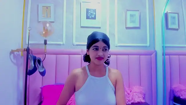 Snapshot of velvet_girll chatting on June 2026 01:22:01 PM velvet girll online show from June 2026 01:22:01 PM