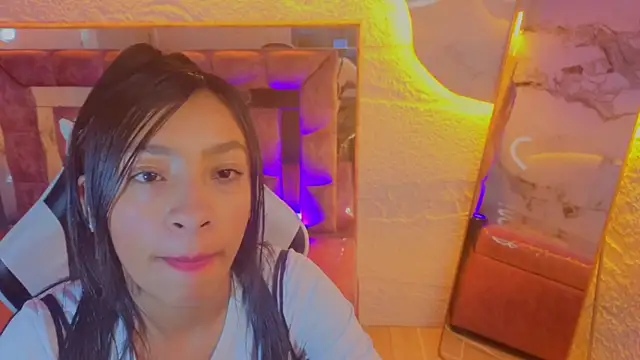 Snapshot of Adarasuri_v chatting on June 2026 03:16:01 AM Adarasuri v online show from June 2026 03:16:01 AM