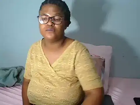 CandyYumsAerolaXX online show from May 2026 09:55:01 PM