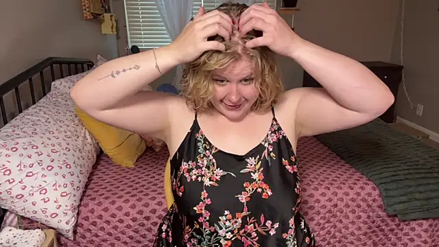 Snapshot of heyheyitssage chatting on July 2026 02:01:02 PM heyheyitssage online show from July 2026 02:01:02 PM