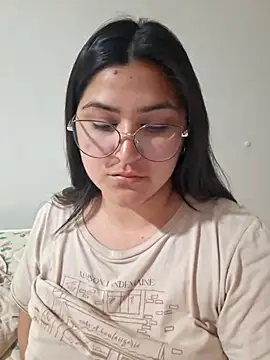 morena95  online show from June 2026 07:03:02 PM