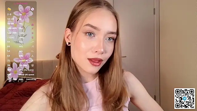 Snapshot of CassieVale chatting on June 2026 09:46:01 PM CassieVale online show from June 2026 09:46:01 PM