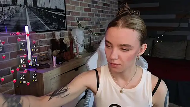 Snapshot of eva_swetty chatting on June 2026 09:06:01 PM eva swetty online show from June 2026 09:06:01 PM