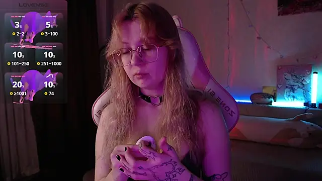 Snapshot of henby_streamss chatting on June 2026 08:30:02 PM henby streamss online show from June 2026 08:30:02 PM