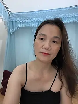 Snapshot of Lye_lovely chatting on June 2026 01:00:02 PM Lye lovely online show from June 2026 01:00:02 PM