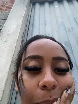 jhenannyy online show from June 2026 09:18:02 AM