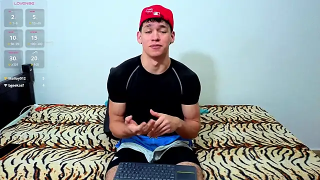 Snapshot of Luke_Muscle chatting on June 2026 11:53:02 PM Luke Muscle online show from June 2026 11:53:02 PM