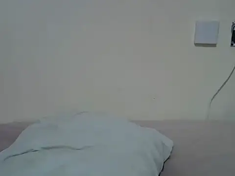 Snapshot of creamypetite chatting on June 2026 05:36:02 PM creamypetite online show from June 2026 05:36:02 PM