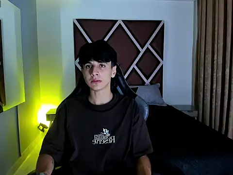 Snapshot of Nico_split chatting on May 2026 08:17:01 PM Nico split online show from May 2026 08:17:01 PM