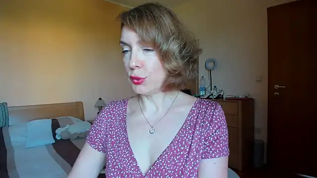 Snapshot of SummerLiza chatting on June 2026 02:52:01 PM SummerLiza online show from June 2026 02:52:01 PM