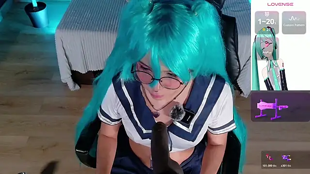 emmanakamura online show from May 2026 10:35:01 AM