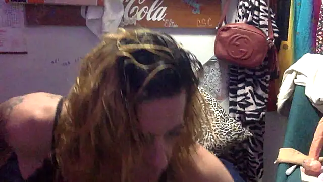 VanillaSnowcones online show from May 2026 03:57:01 AM