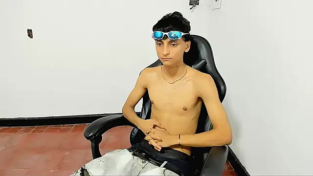Leal cute666 online show from June 2026 06:33:02 AM