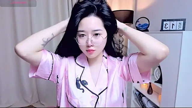 Snapshot of miuu6868 chatting on June 2026 02:24:02 AM miuu6868 online show from June 2026 02:24:02 AM