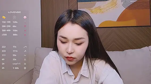 Snapshot of louisa_kim chatting on May 2026 07:44:02 PM louisa kim online show from May 2026 07:44:02 PM