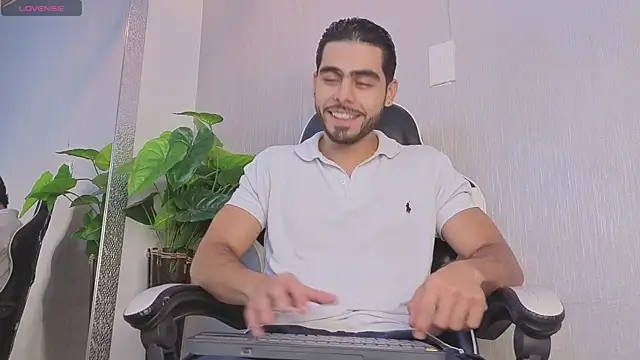 Snapshot of Jadiel_Stone chatting on July 2026 12:21:02 PM Jadiel Stone online show from July 2026 12:21:02 PM