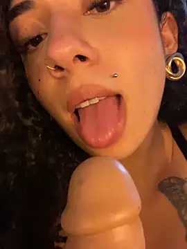 Snapshot of Sereia_camgirl chatting on June 2026 07:14:02 AM Sereia camgirl online show from June 2026 07:14:02 AM