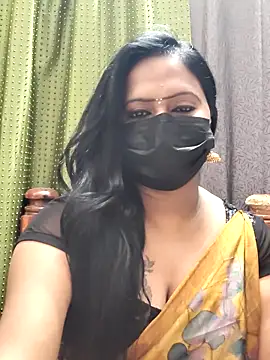 Snapshot of Meera_mia chatting on June 2026 12:43:02 AM Meera mia online show from June 2026 12:43:02 AM