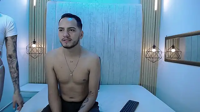 CarolinaySebas online show from July 2026 02:32:02 PM