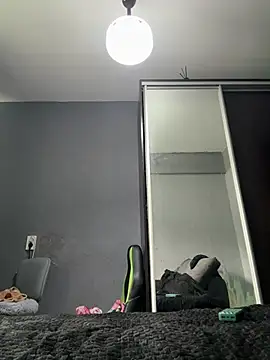 lisacryss3 online show from June 2026 07:18:01 AM