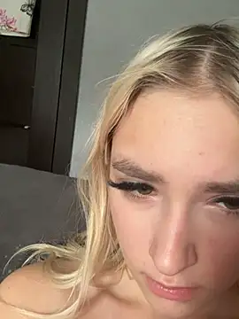 lisacryss3 online show from June 2026 03:42:01 AM
