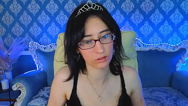 Snapshot of AlexaMillr chatting on May 2026 06:10:01 AM AlexaMillr online show from May 2026 06:10:01 AM