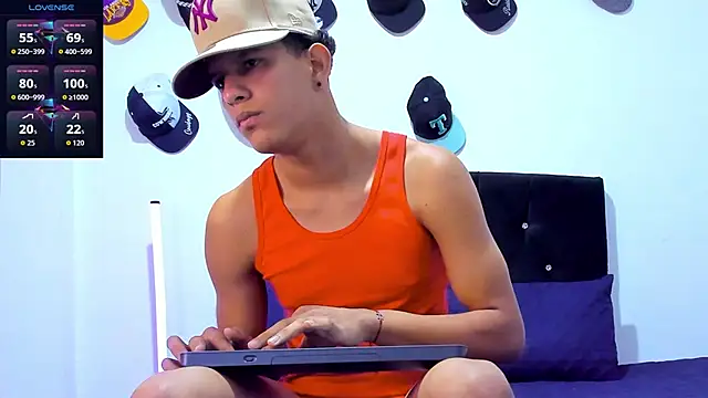 theo bigcock  online show from May 2026 06:38:01 PM