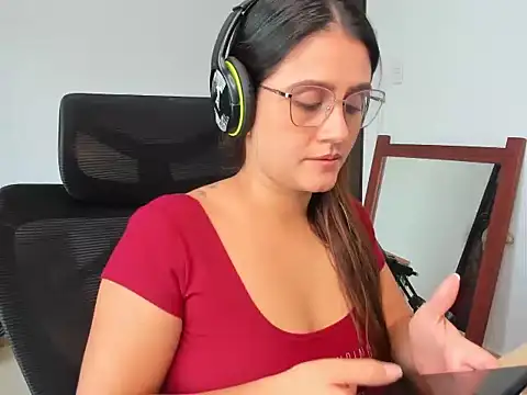 Emilia Funnyy online show from July 2026 03:03:02 PM